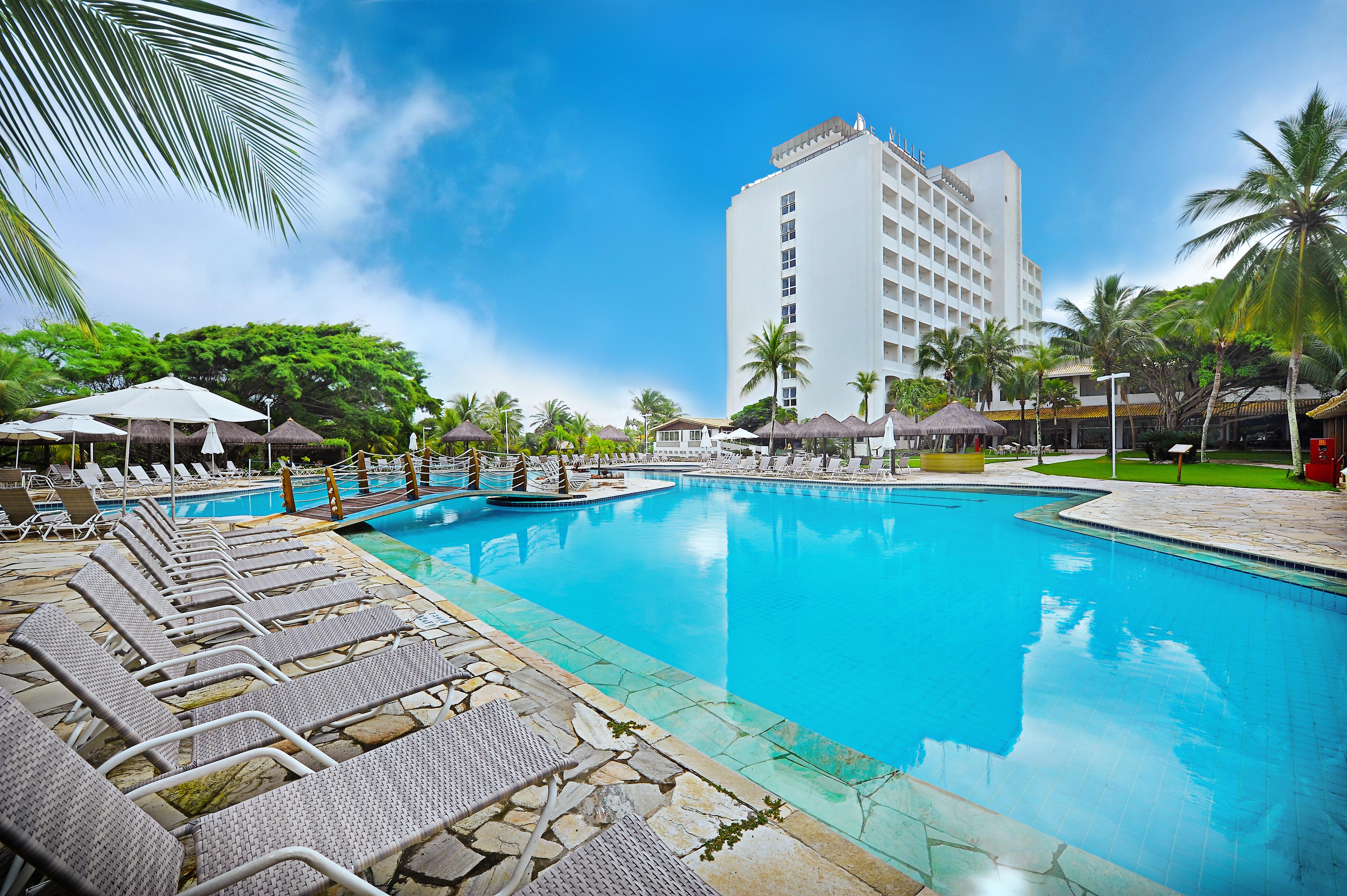 Hotel Deville Prime Salvador Ngoại thất bức ảnh The pool at the hotel