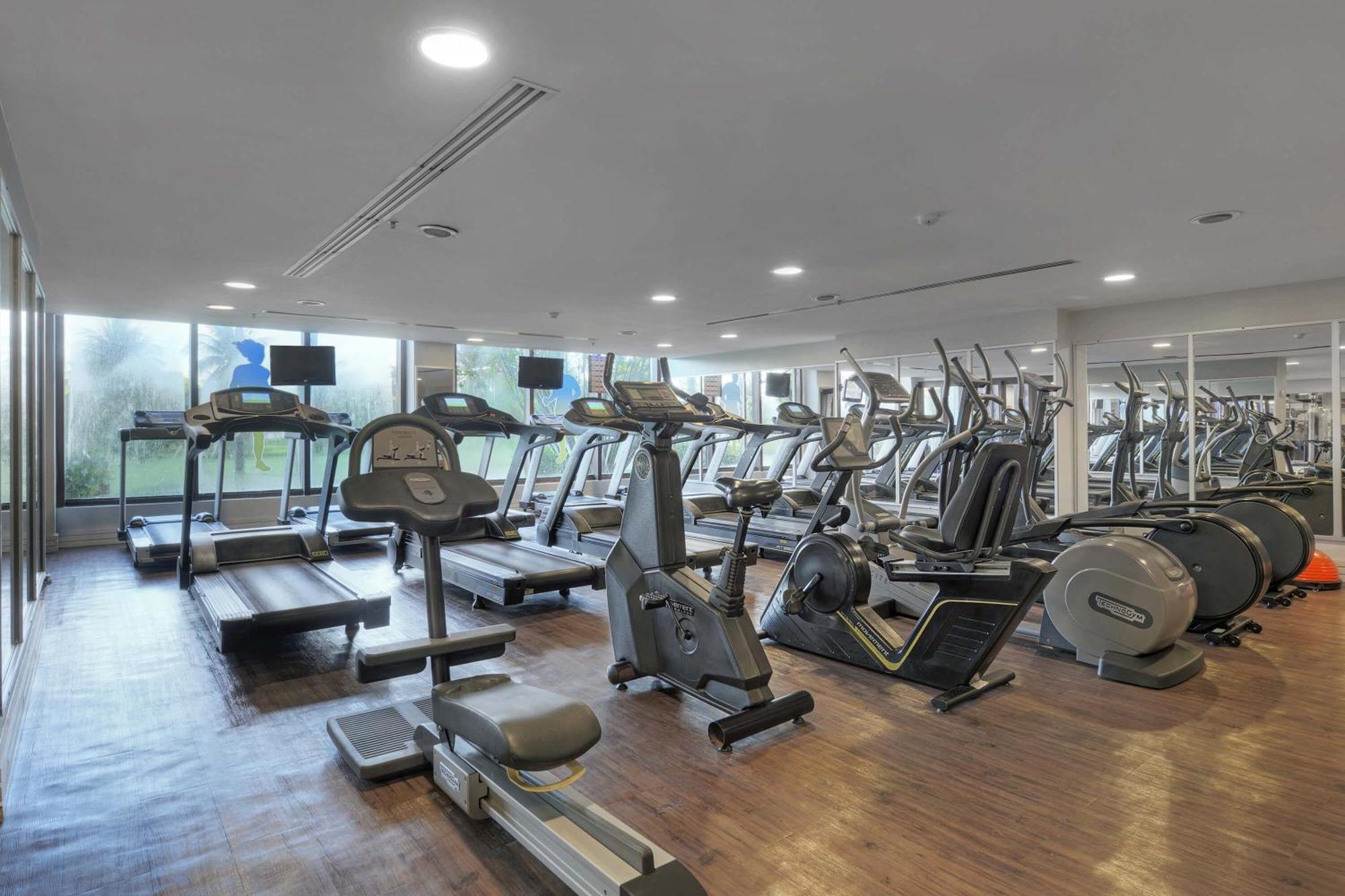 Hotel Deville Prime Salvador Ngoại thất bức ảnh The gym at the hotel